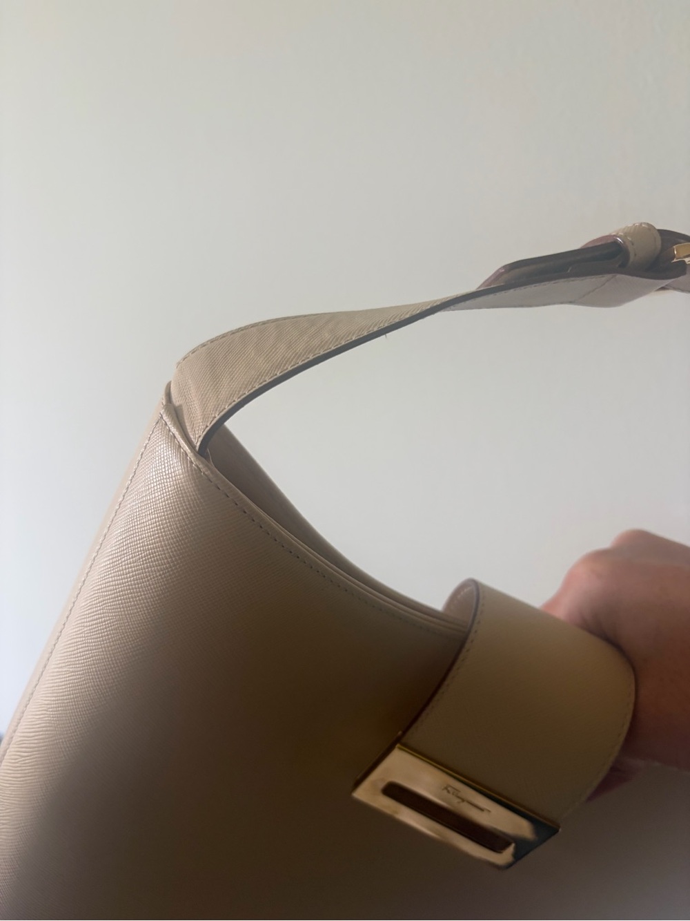 Salvatore Ferragamo Nude Leather Shoulder Bag with Gold Ring Hardware - Picture 11 of 11